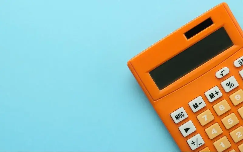 Kalkulator Idea Bank: dokładne wyliczenia rat i zysków z lokat w 2025