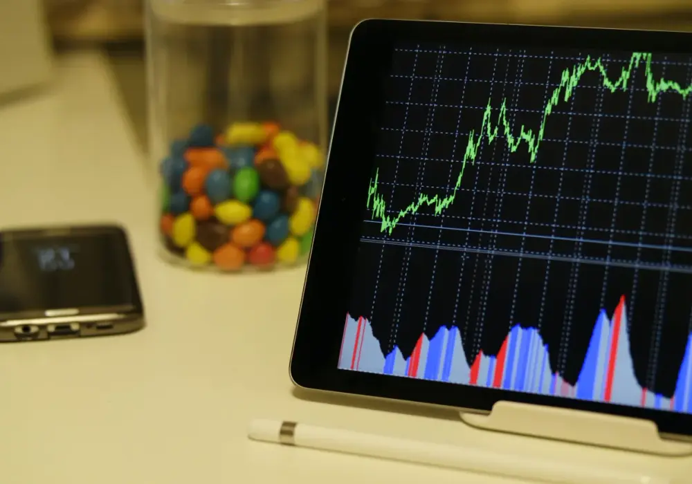 Jak oceniać koszty funduszy ETF i dlaczego mają znaczenie dla wyników?