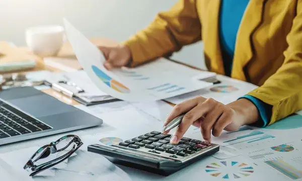 Wszystko co musisz wiedzieć o kursie na doradcę finansowego - praktyczny poradnik