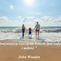 Inspirujące złote myśli o rodzinie: cytaty, które wzruszają