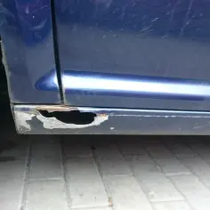 Jak załatać dziurę w progu samochodu - uniknij kosztownych napraw